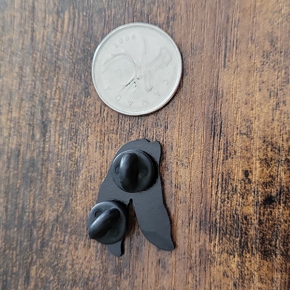 Cat Pea Enamel Pin - Picture 3 of 3